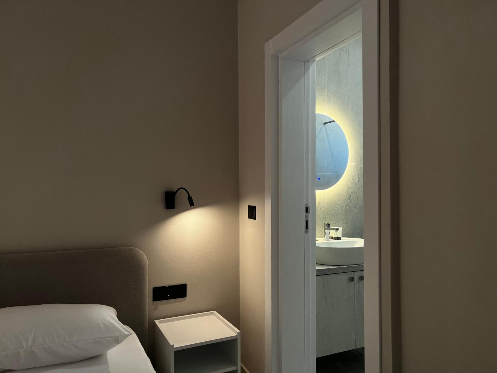 Lian'S Rooms Влёра Экстерьер фото
