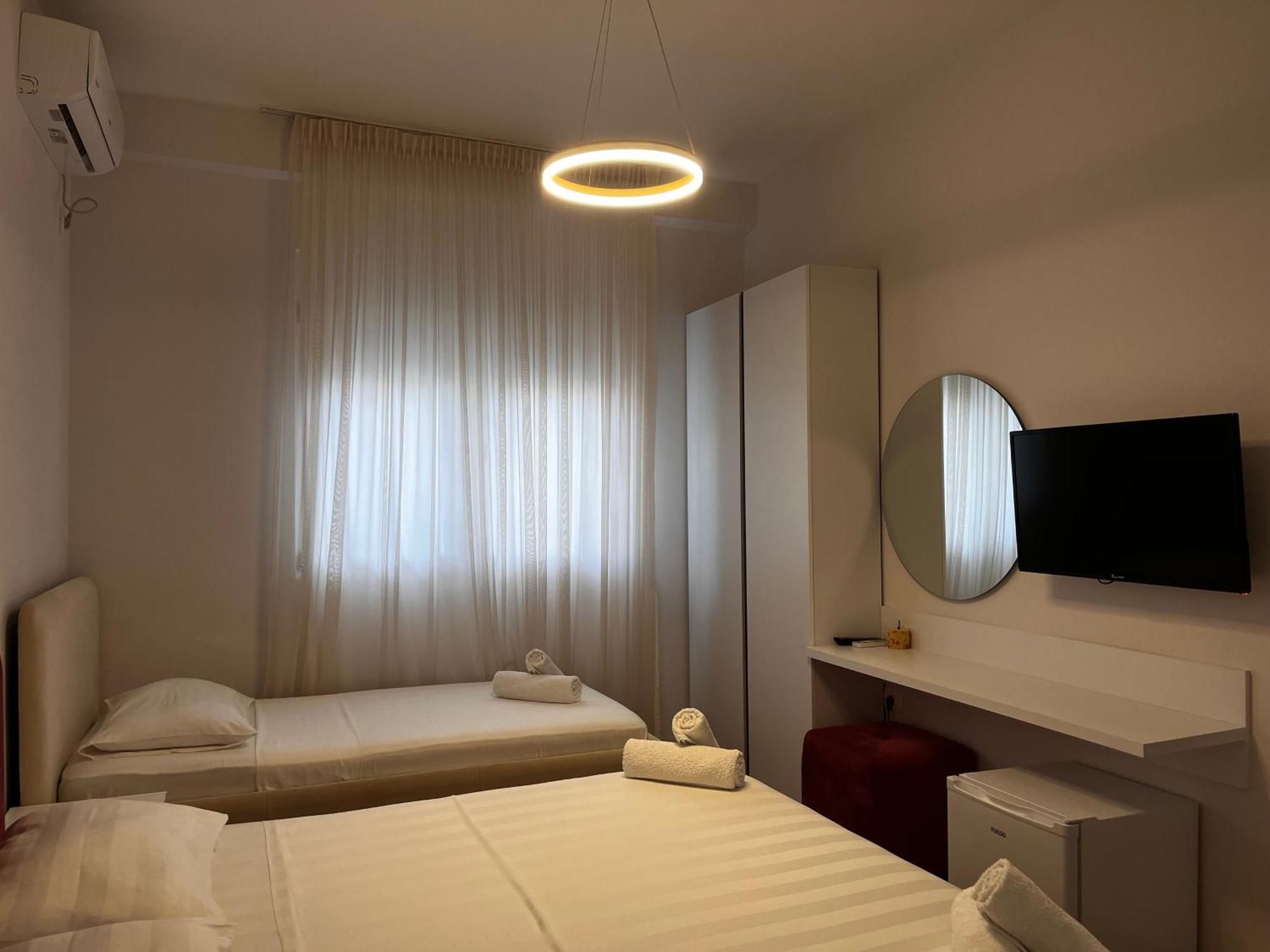 Lian'S Rooms Влёра Экстерьер фото