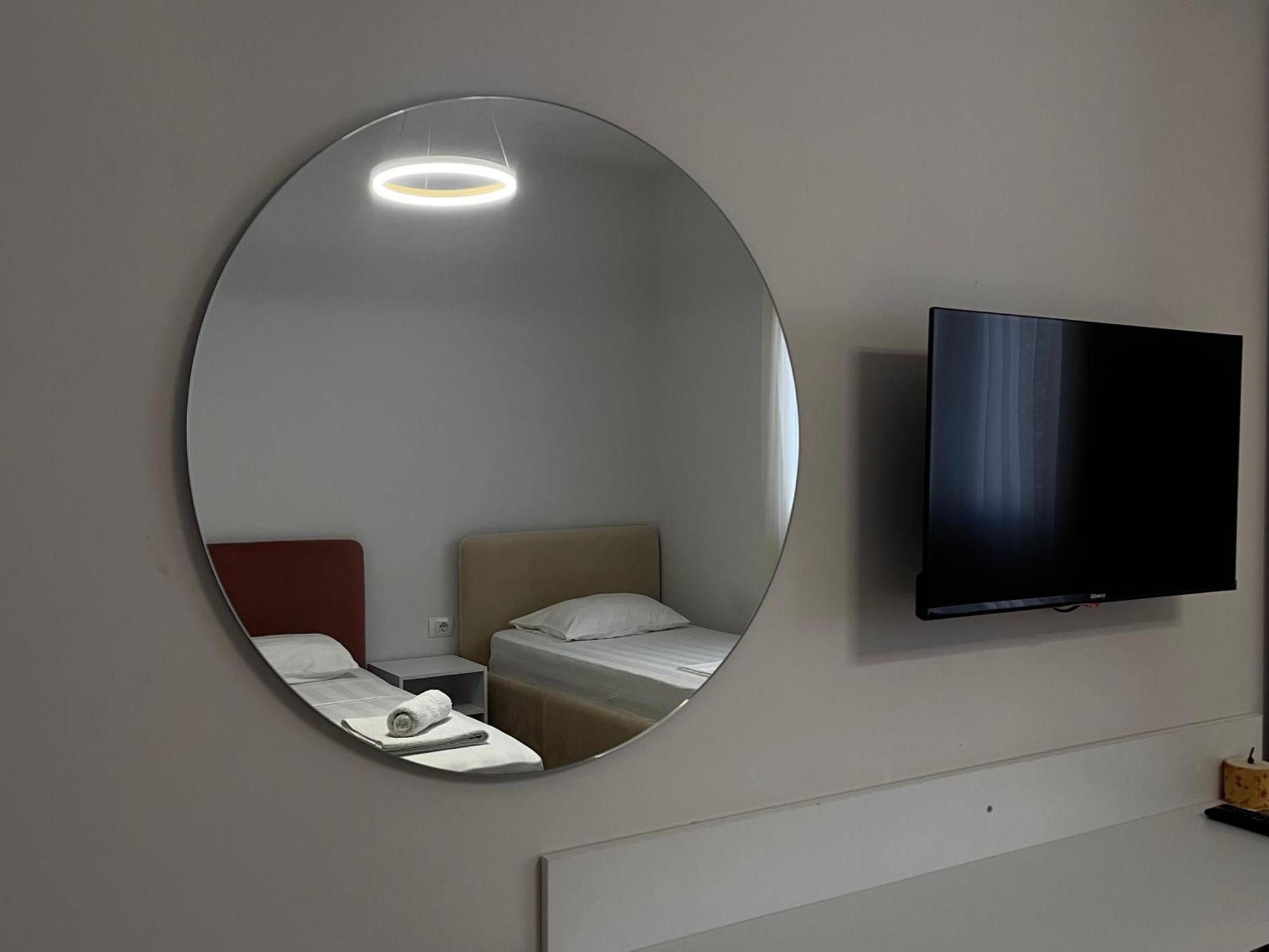 Lian'S Rooms Влёра Экстерьер фото