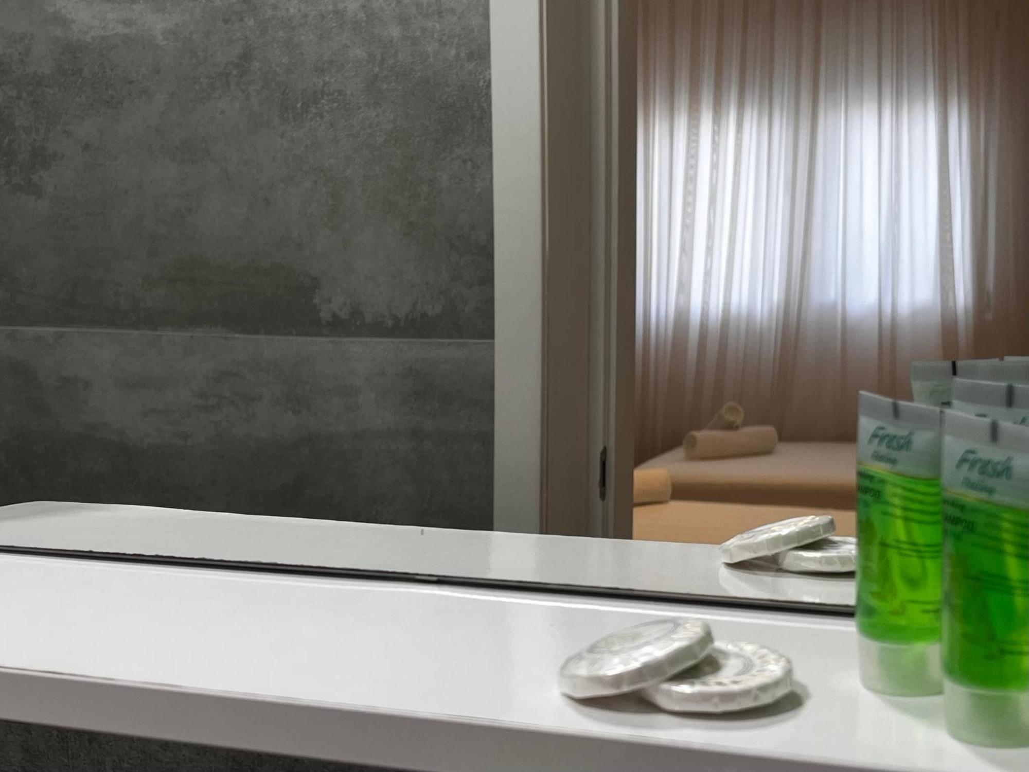Lian'S Rooms Влёра Экстерьер фото